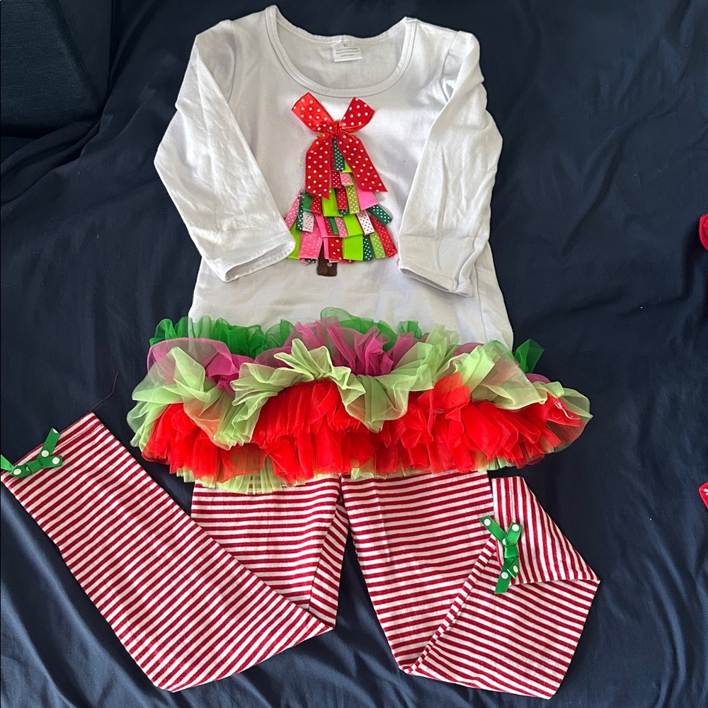 Cat and Jack and other brands- girls Christmas holiday outfits. 4 outfits $20ea